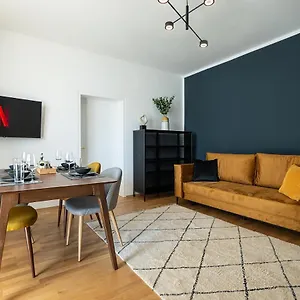 Apartment Bright Stylish With A Huge Terrace In A Location, Vienna